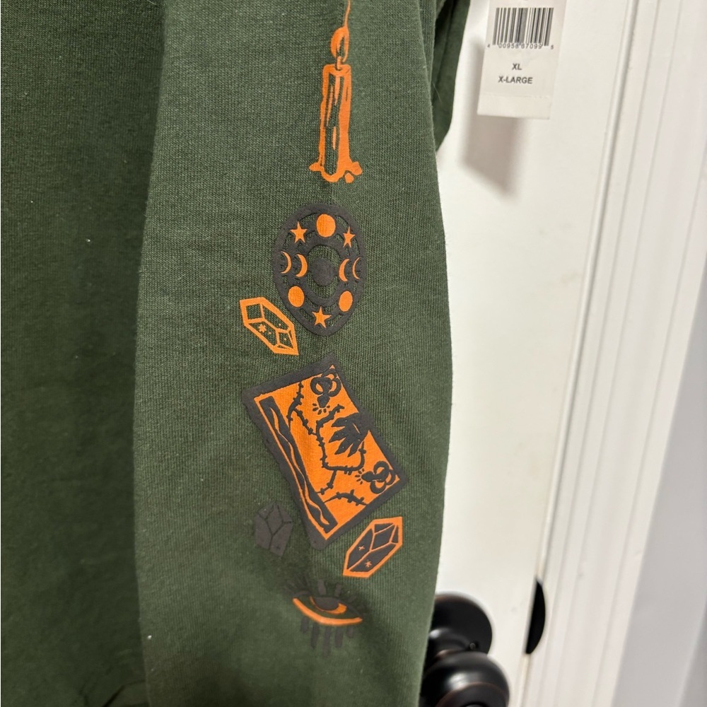 Disney Green Hocus Pocus Sweatshirt - Picture 5 of 11